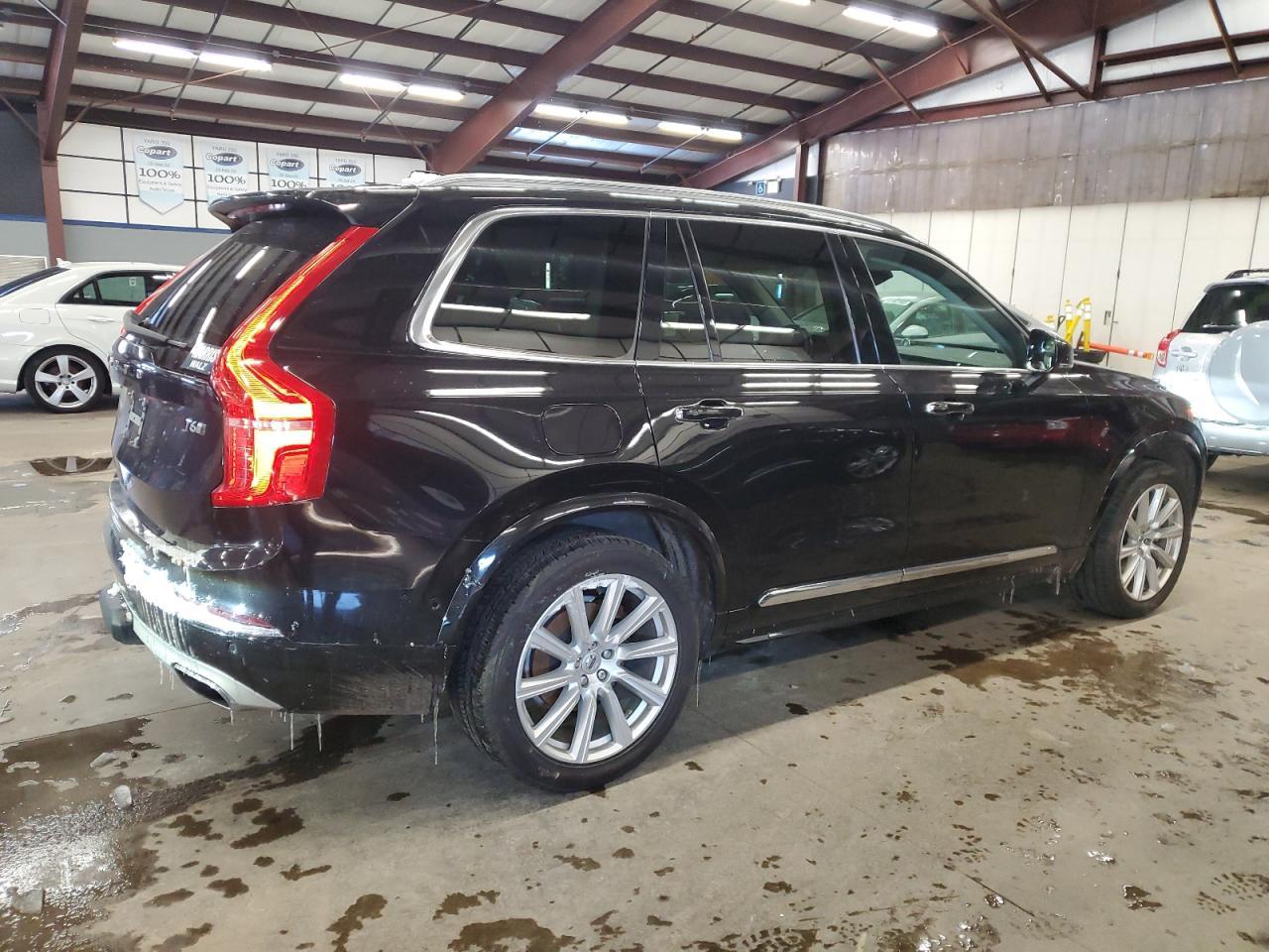 2016 VOLVO XC90 T6 - Фото 3