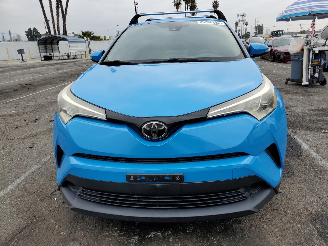 2019 TOYOTA C-HR XLE - Фото 5