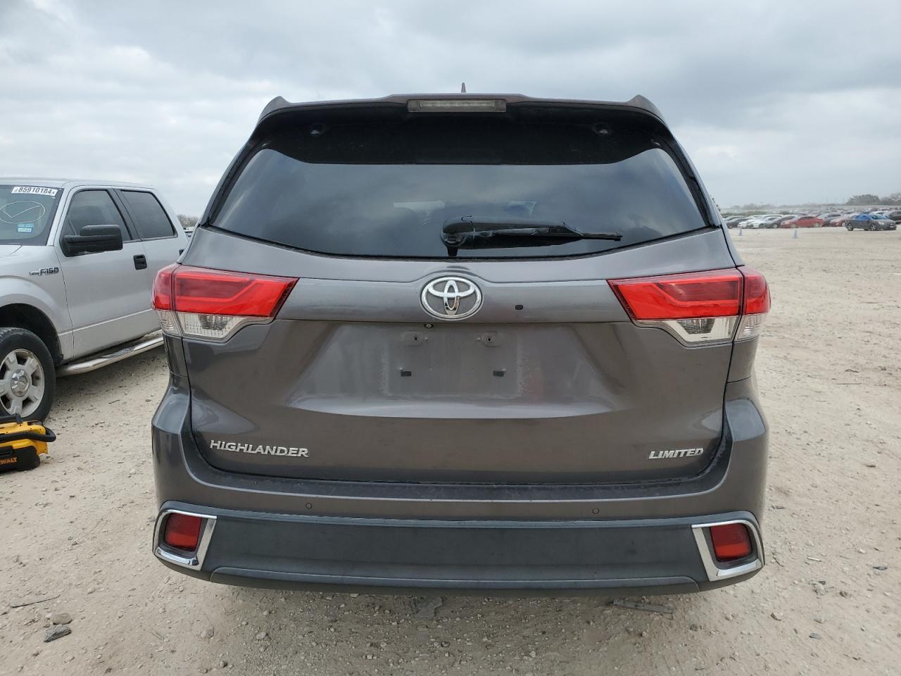 2018 TOYOTA HIGHLANDER - Image 6