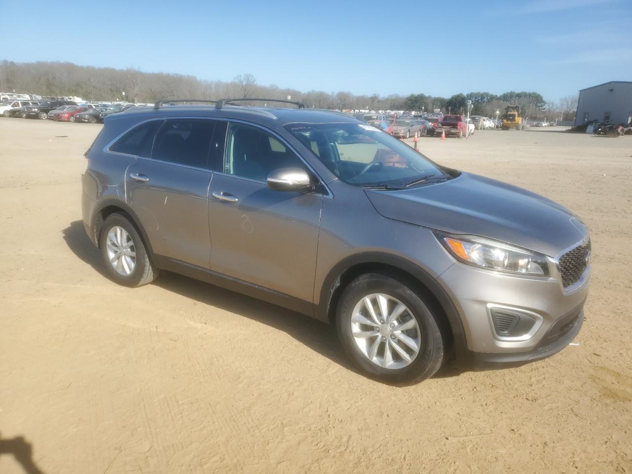 2016 KIA SORENTO LX - Image 4