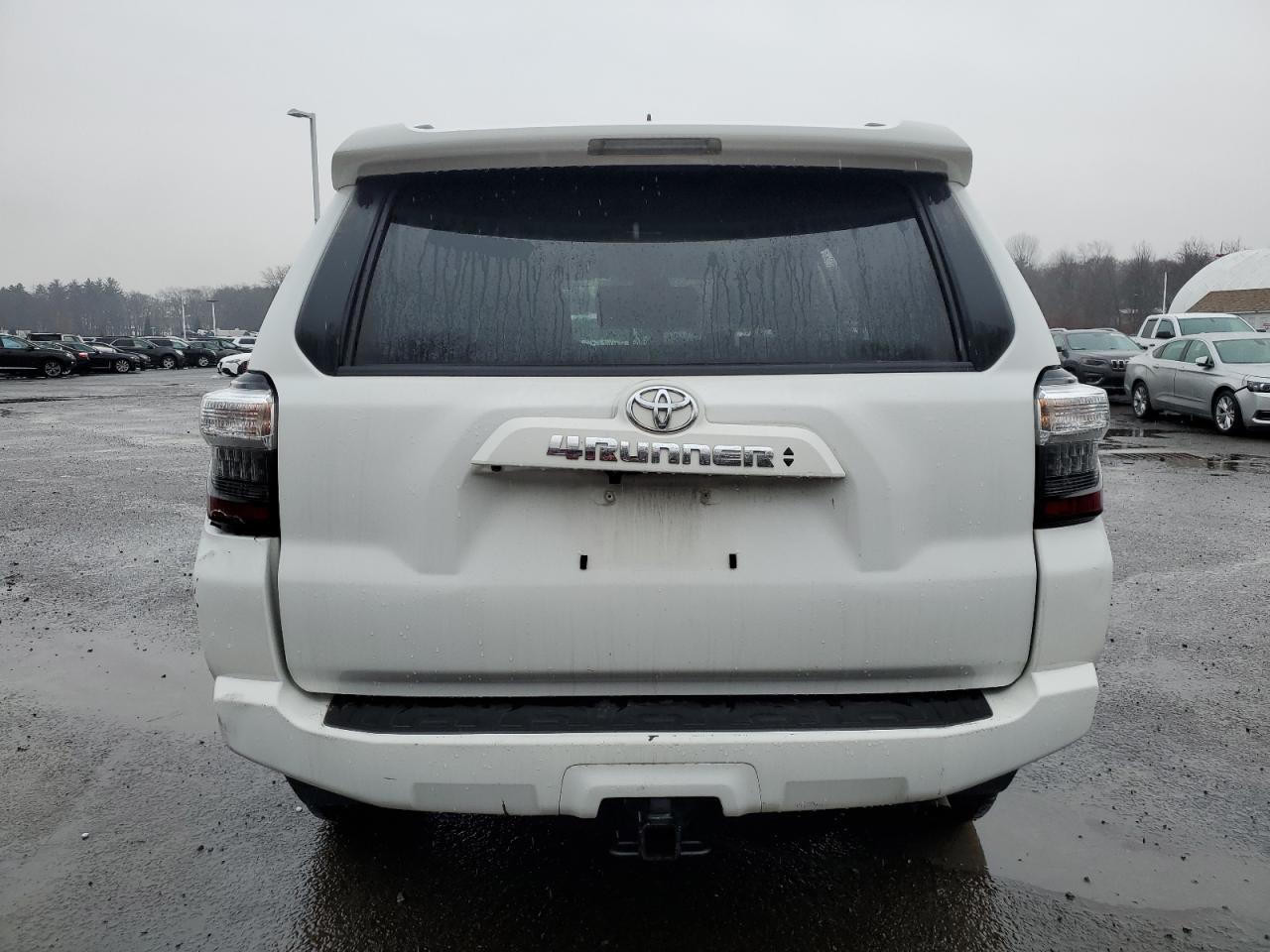 2022 TOYOTA 4RUNNER SR - Image 6