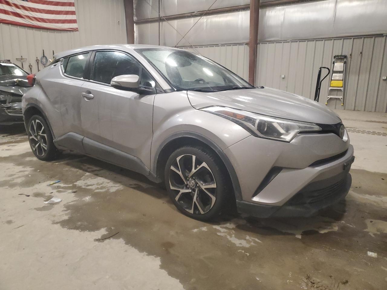 2018 TOYOTA C-HR XLE - Image 4