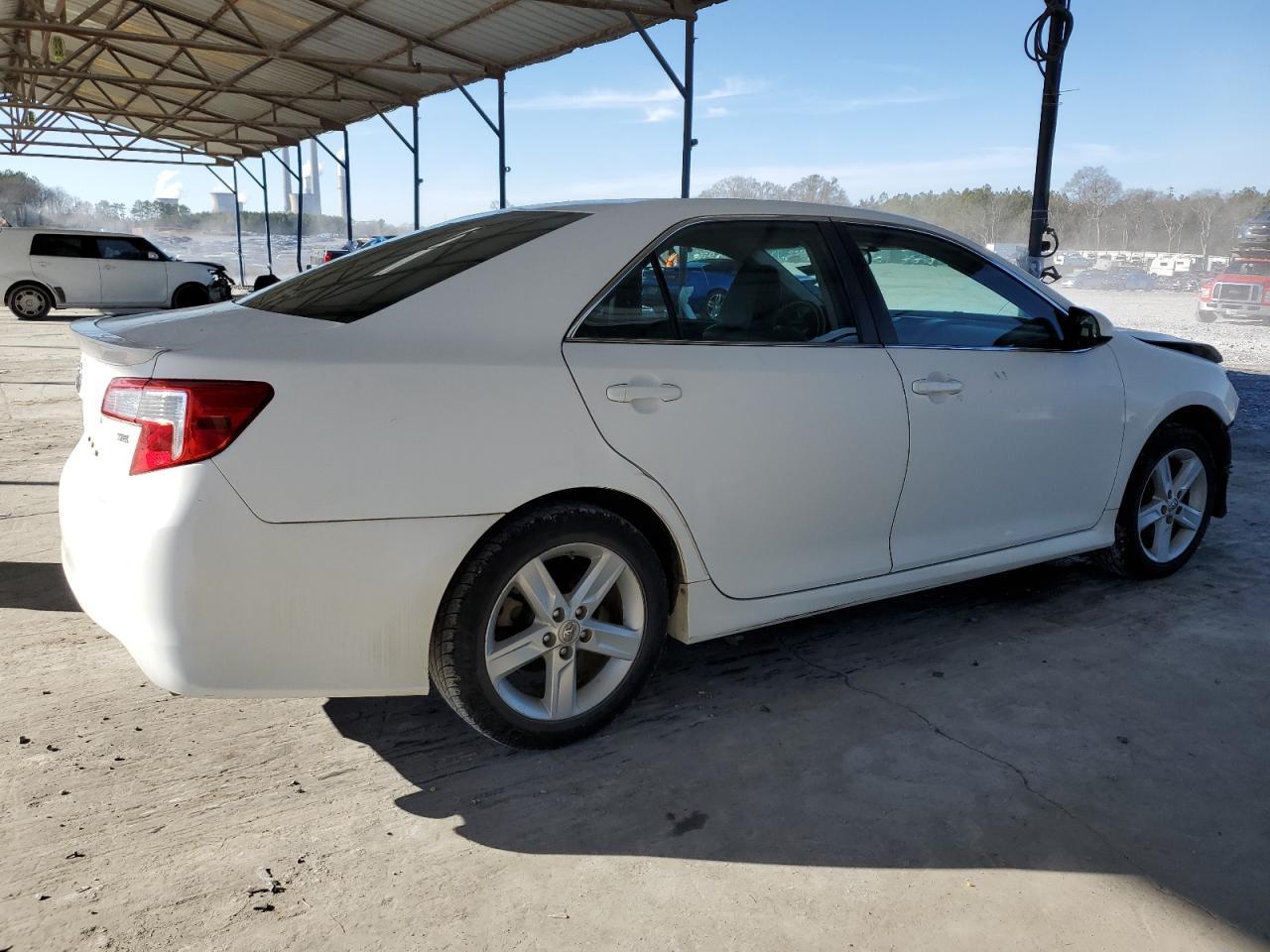 2014 TOYOTA CAMRY L - Image 3