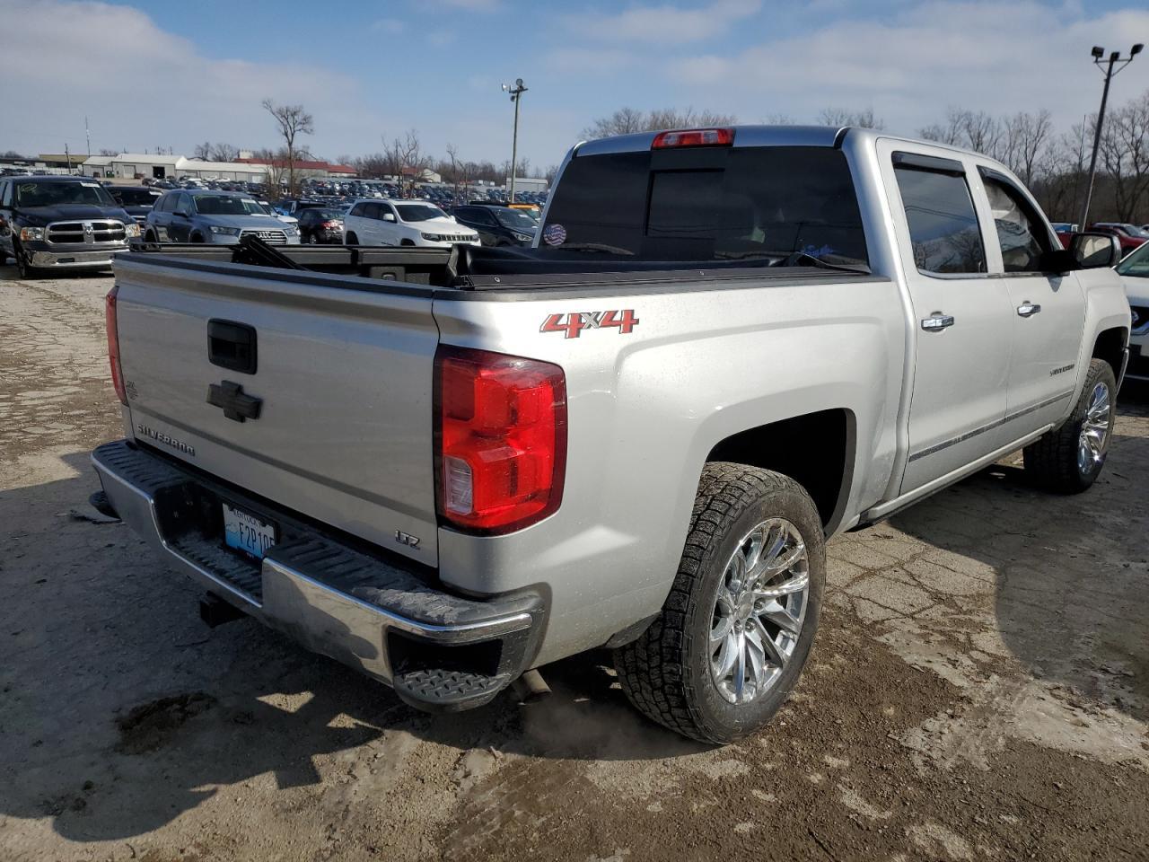 2018 CHEVROLET SILVERADO - Фото 3