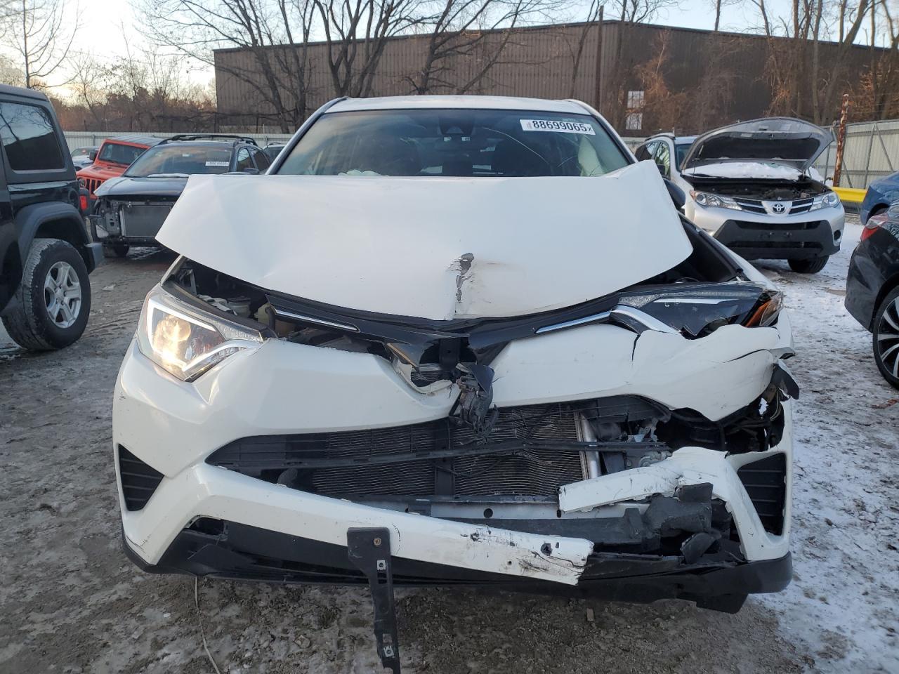 2018 TOYOTA RAV4 LE - Image 5