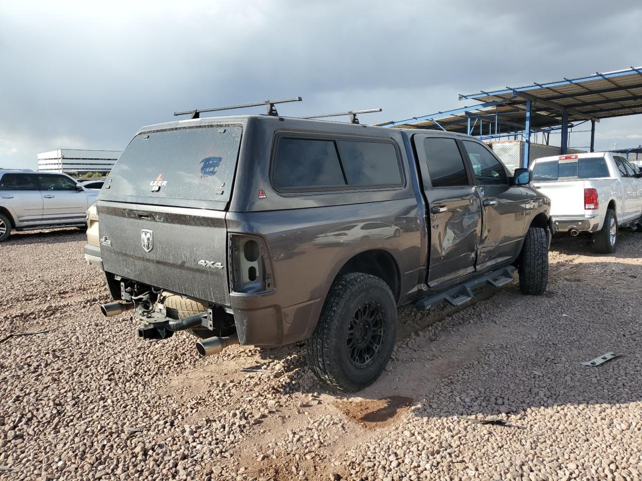 2015 RAM 1500 SLT - Image 3
