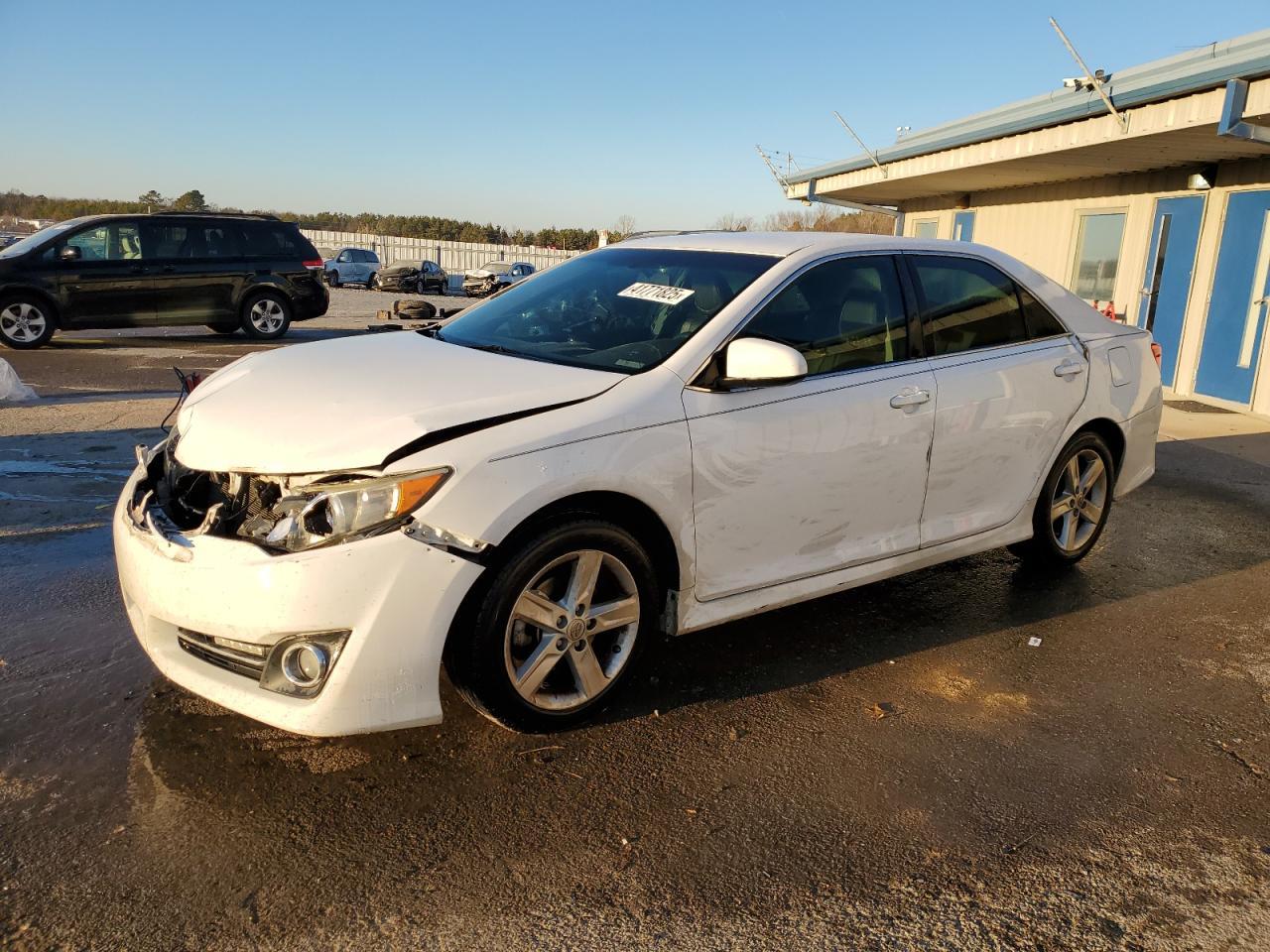 2014 TOYOTA CAMRY L