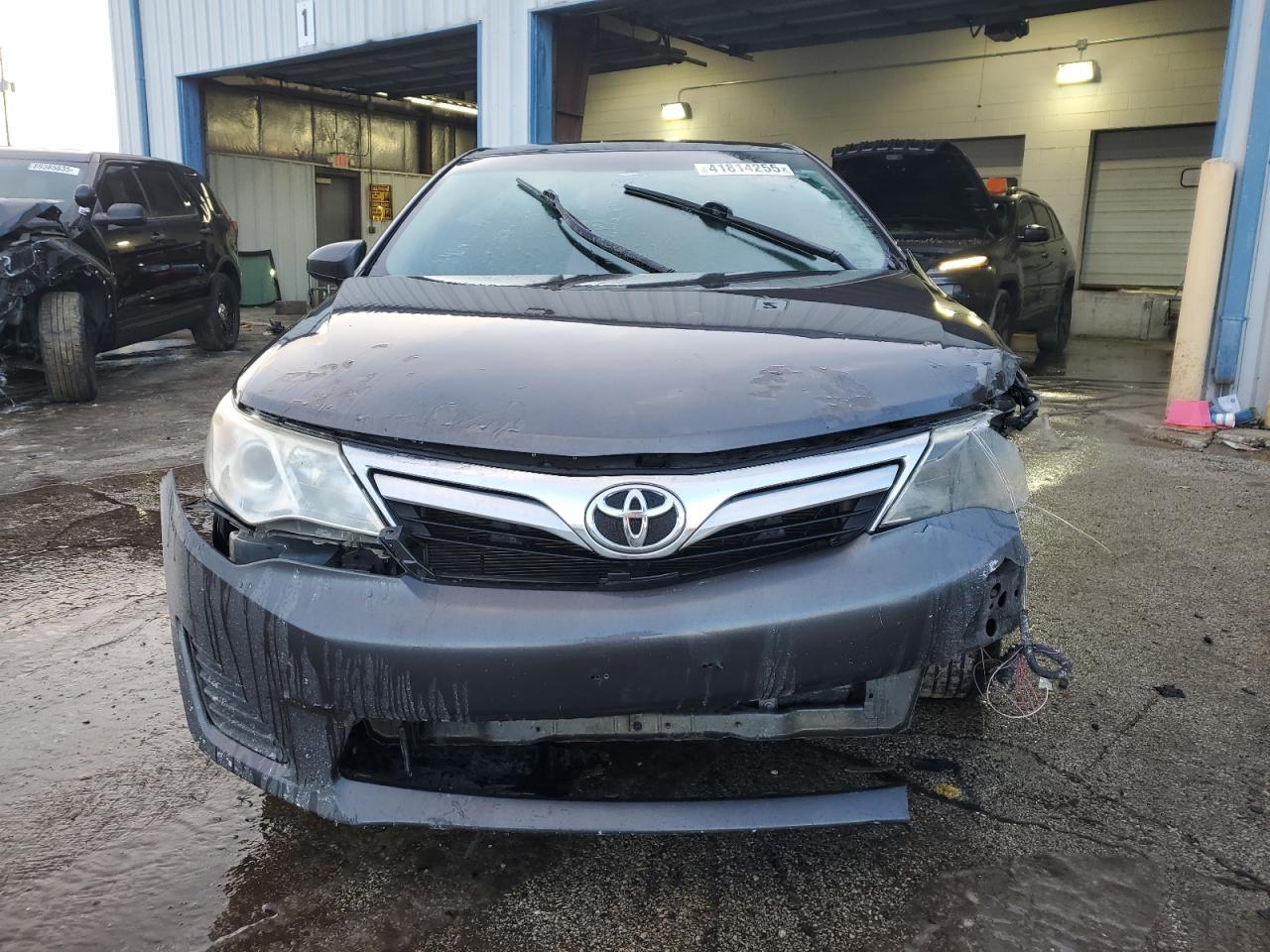 2014 TOYOTA CAMRY L - Image 5