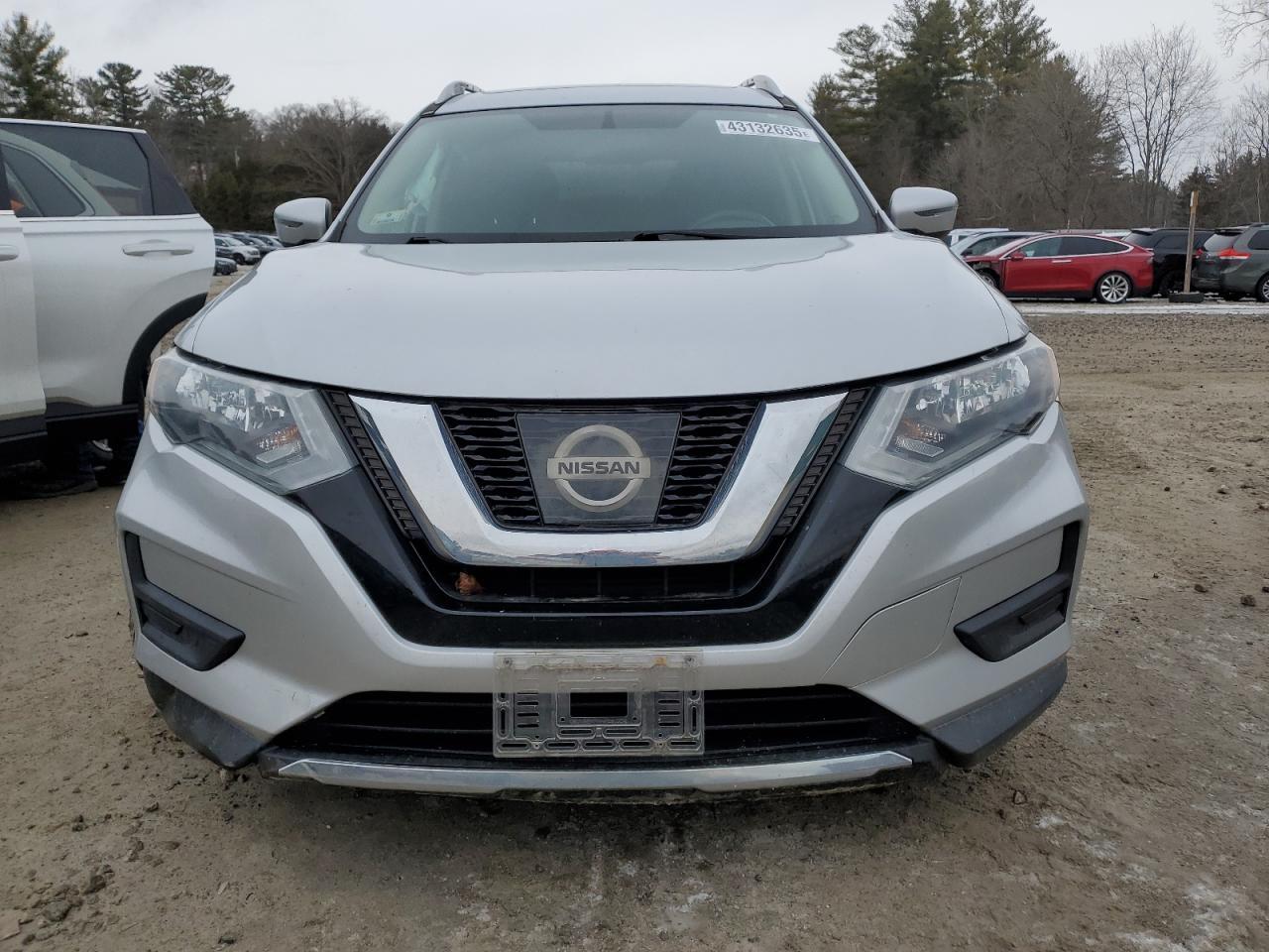 2017 NISSAN ROGUE SV - Фото 5
