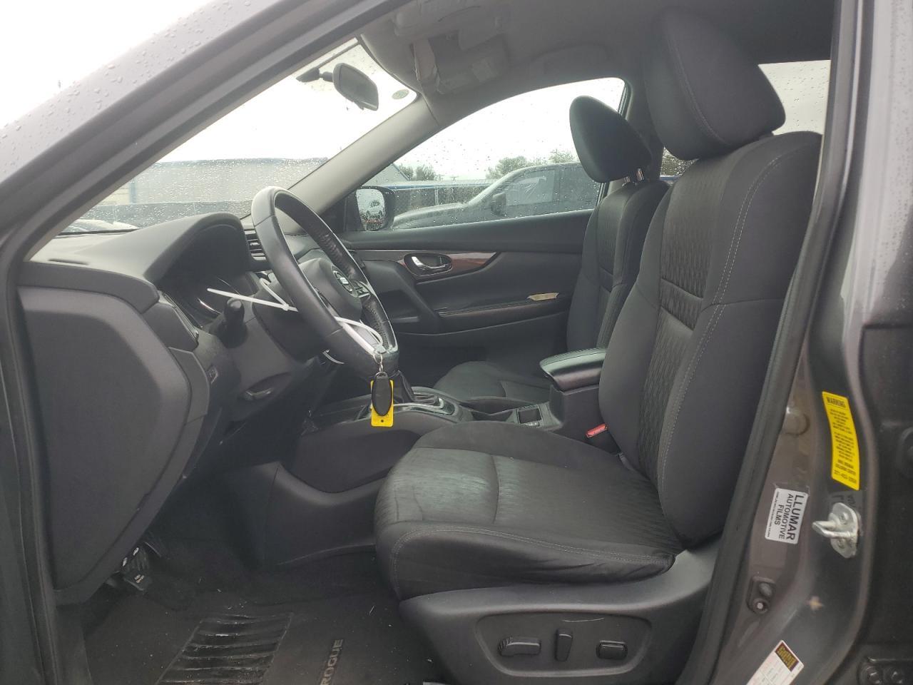2017 NISSAN ROGUE SV - Image 7