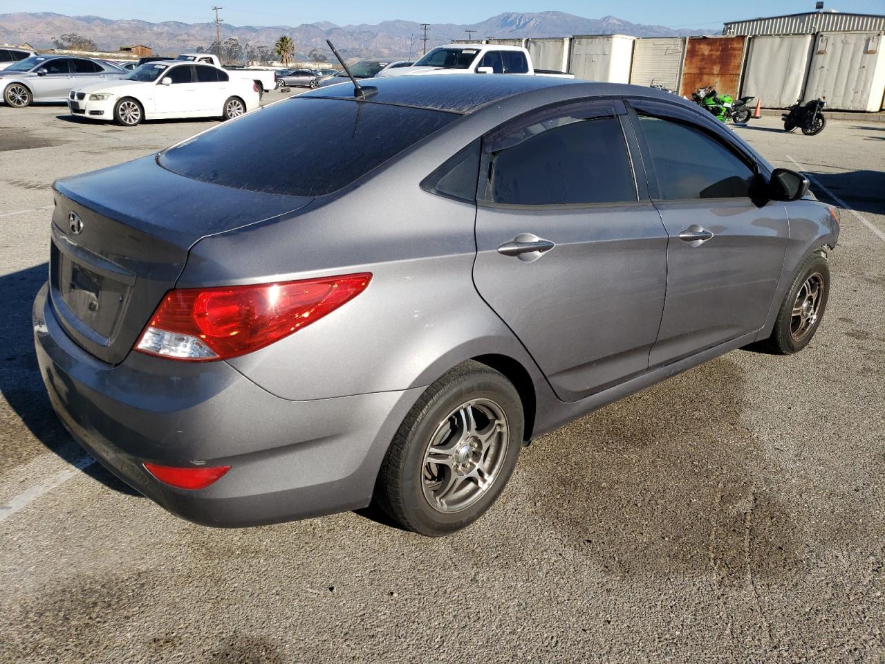 2014 HYUNDAI ACCENT GLS - Фото 3