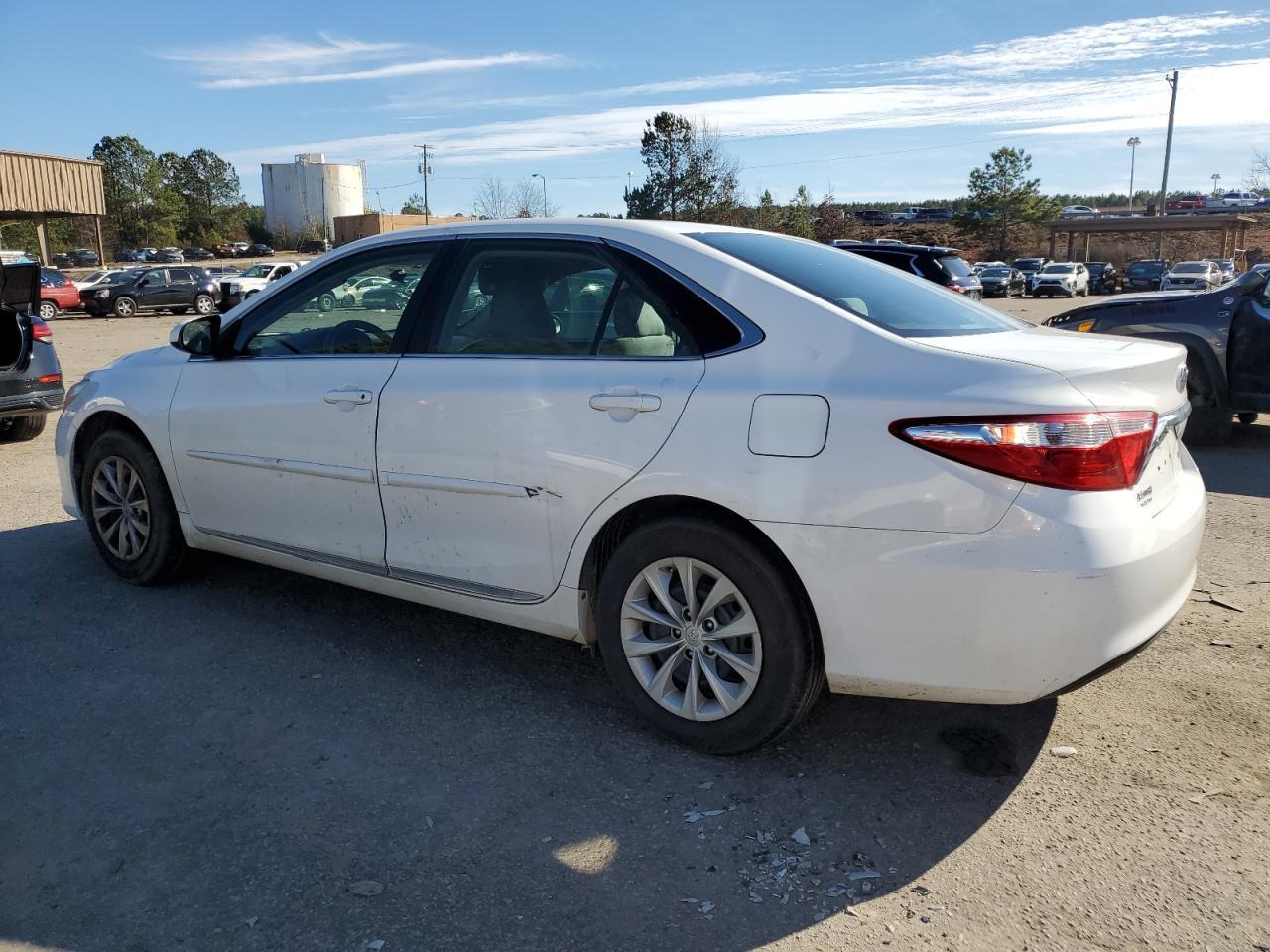 2017 TOYOTA CAMRY LE - Image 2