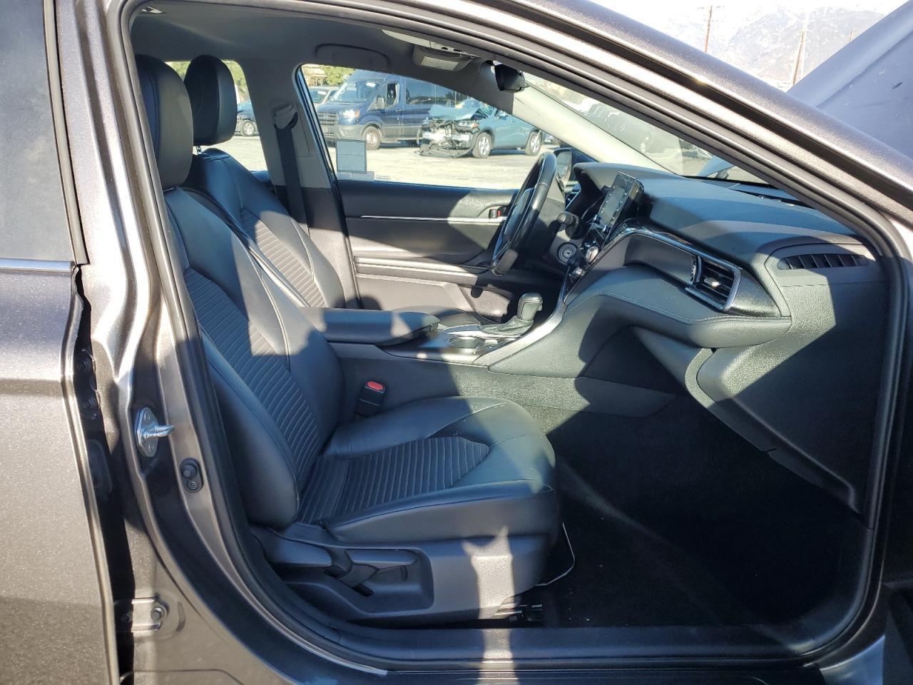2021 TOYOTA CAMRY SE - Фото 7