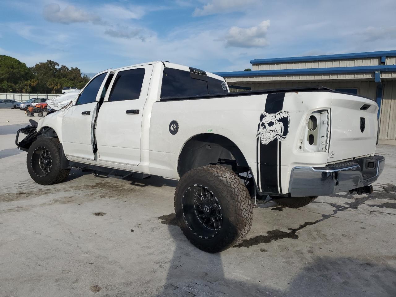 2019 RAM 1500 CLASS - Фото 2