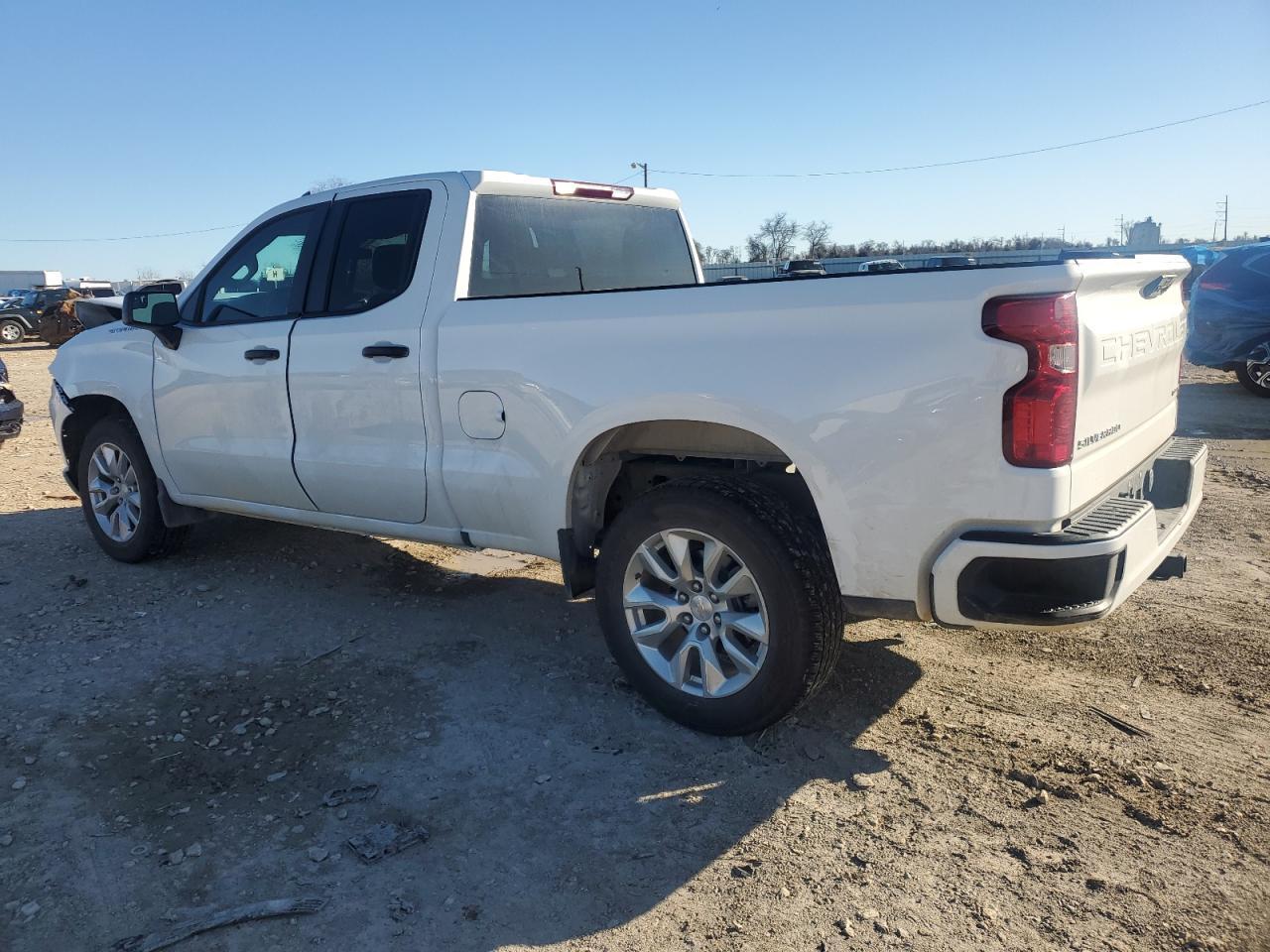 2023 CHEVROLET SILVERADO - Фото 2
