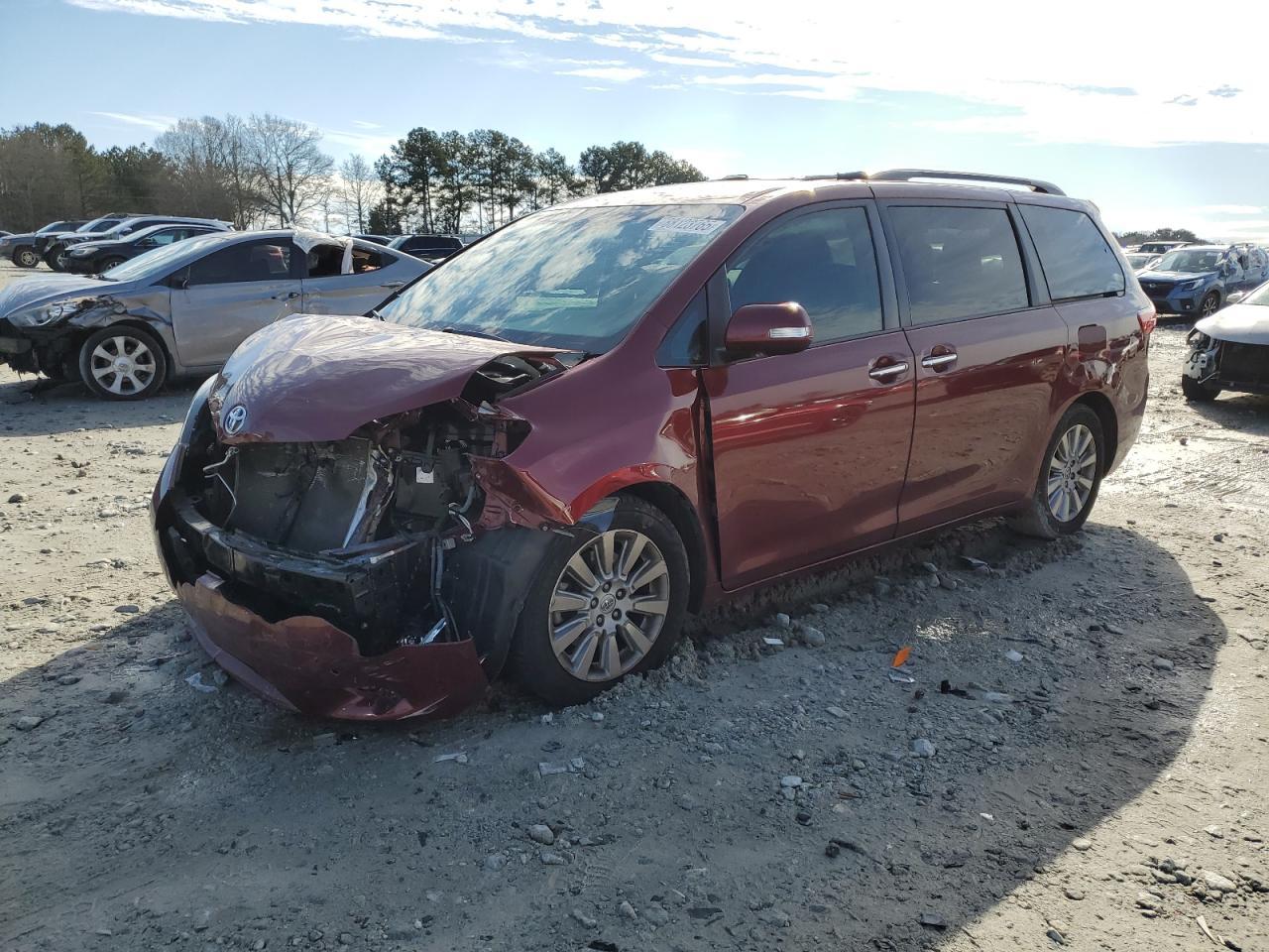 2015 TOYOTA SIENNA XLE