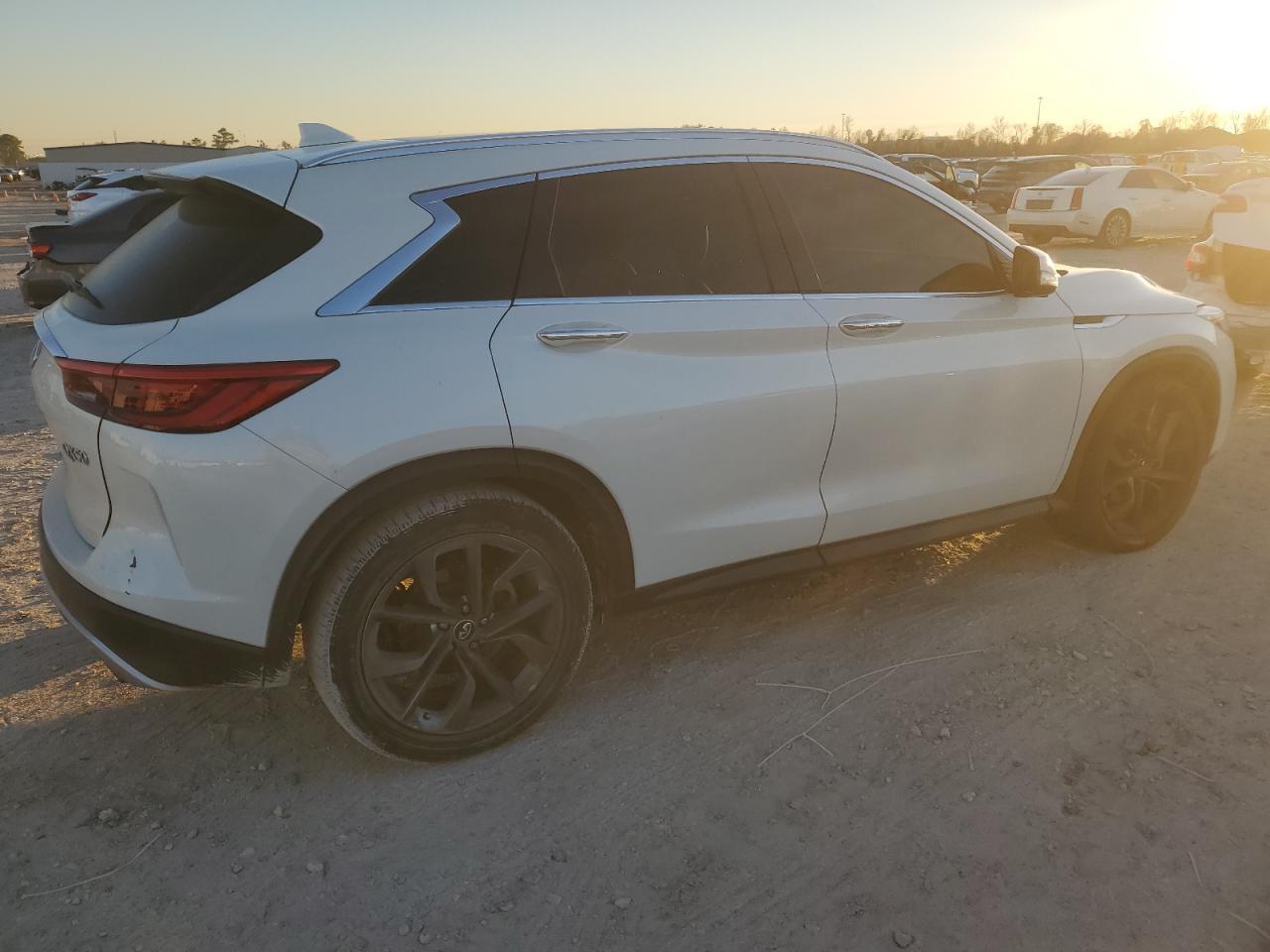 2019 INFINITI QX50 ESSEN - Image 3