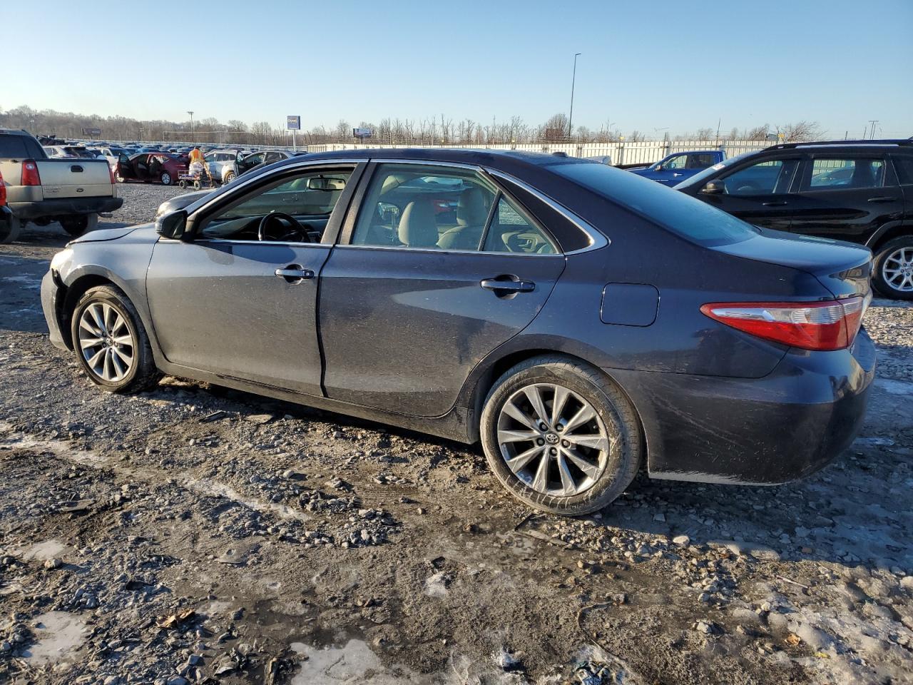 2016 TOYOTA CAMRY LE - Image 2