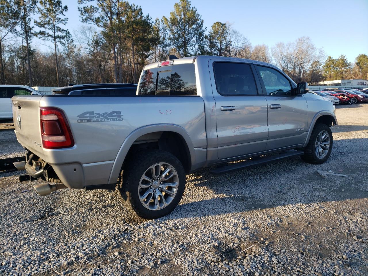 2019 RAM 1500 LARAM - Фото 3