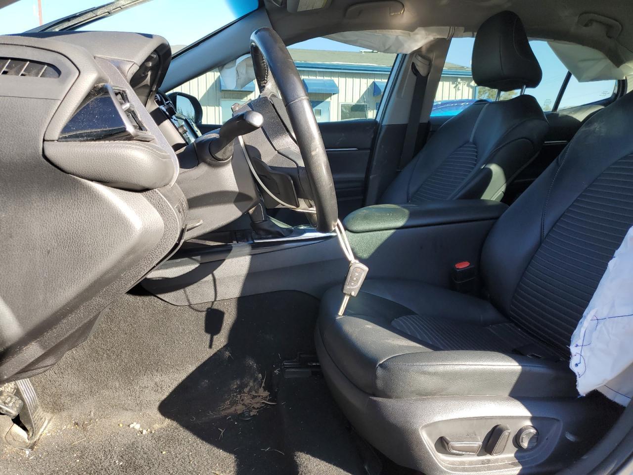 2020 TOYOTA CAMRY SE - Фото 7