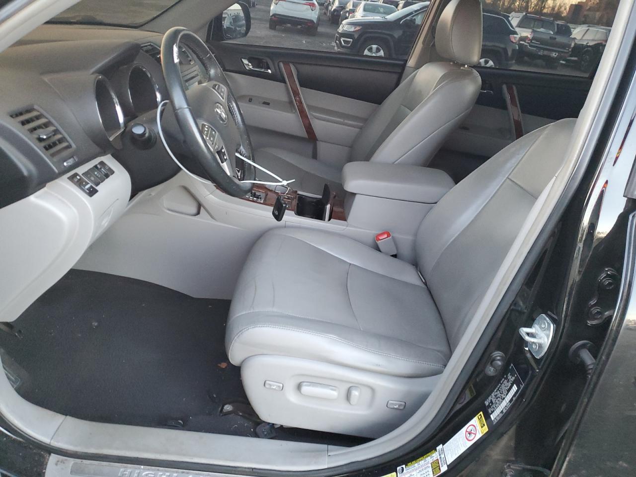 2012 TOYOTA HIGHLANDER - Image 7