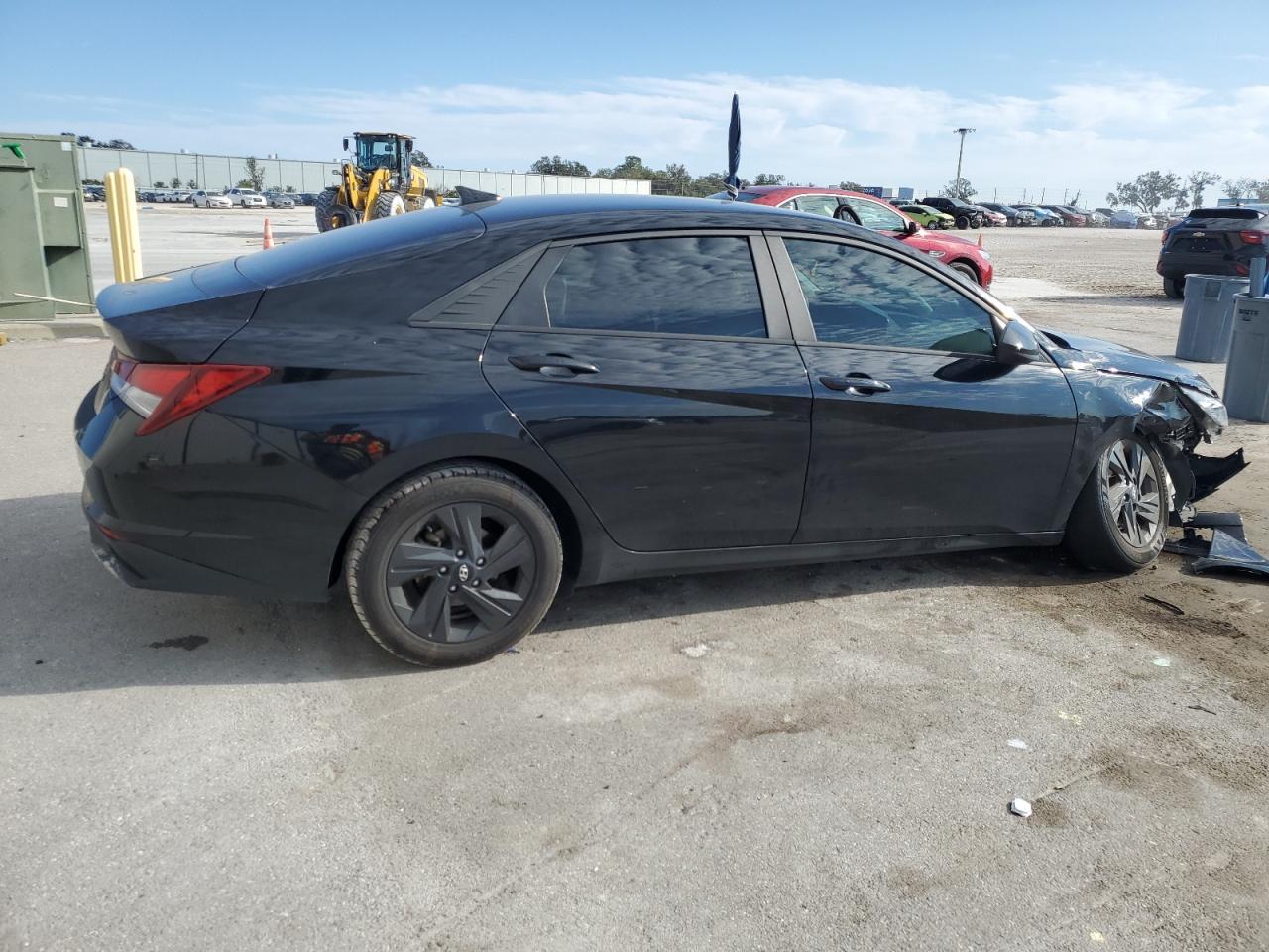 2022 HYUNDAI ELANTRA SE - Image 3