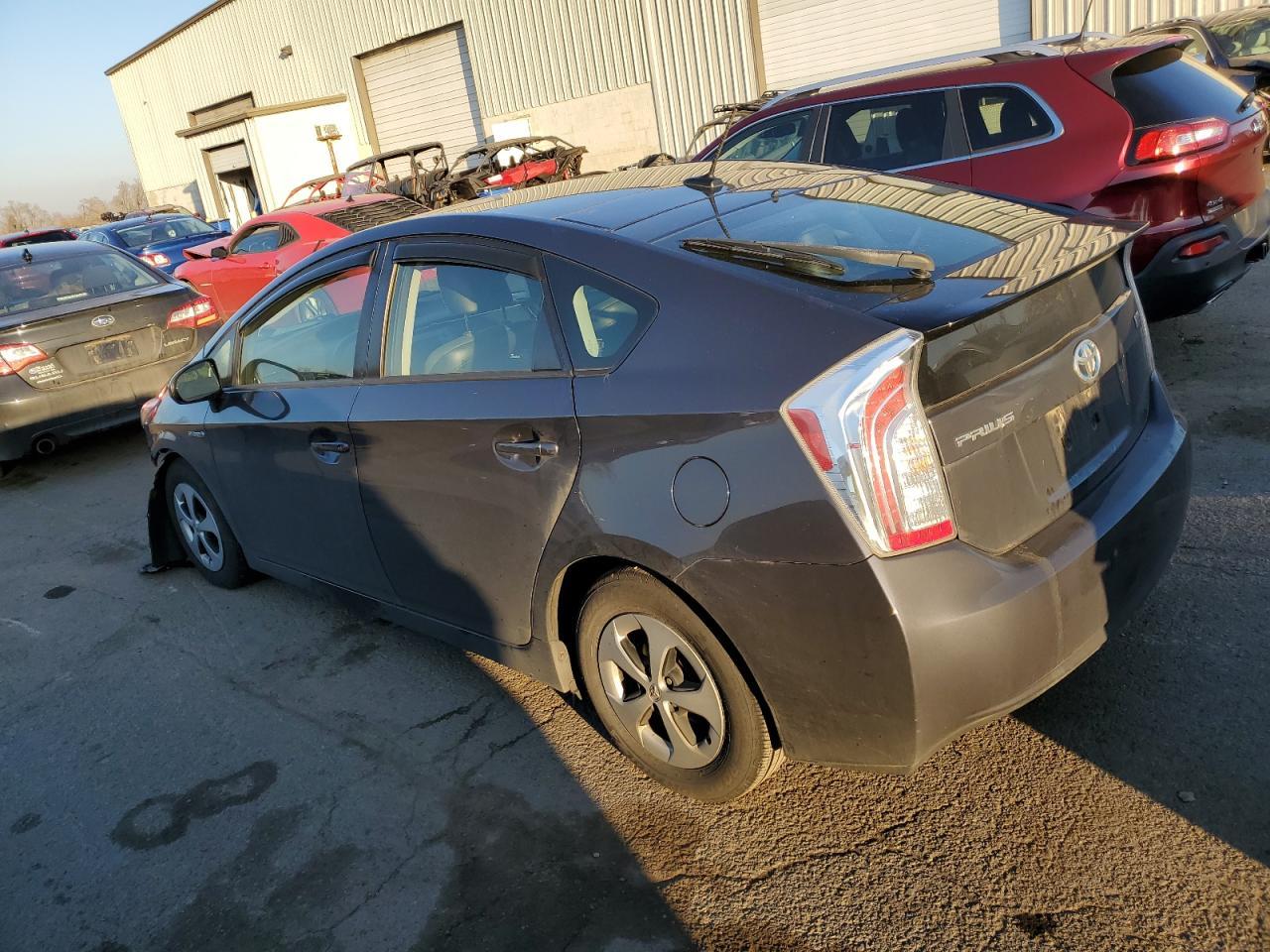 2013 TOYOTA PRIUS - Фото 2