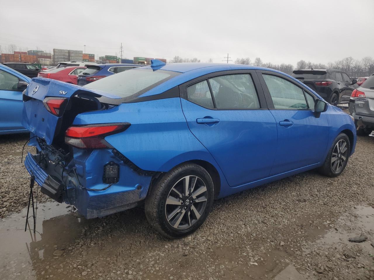 2021 NISSAN VERSA SV - Фото 3