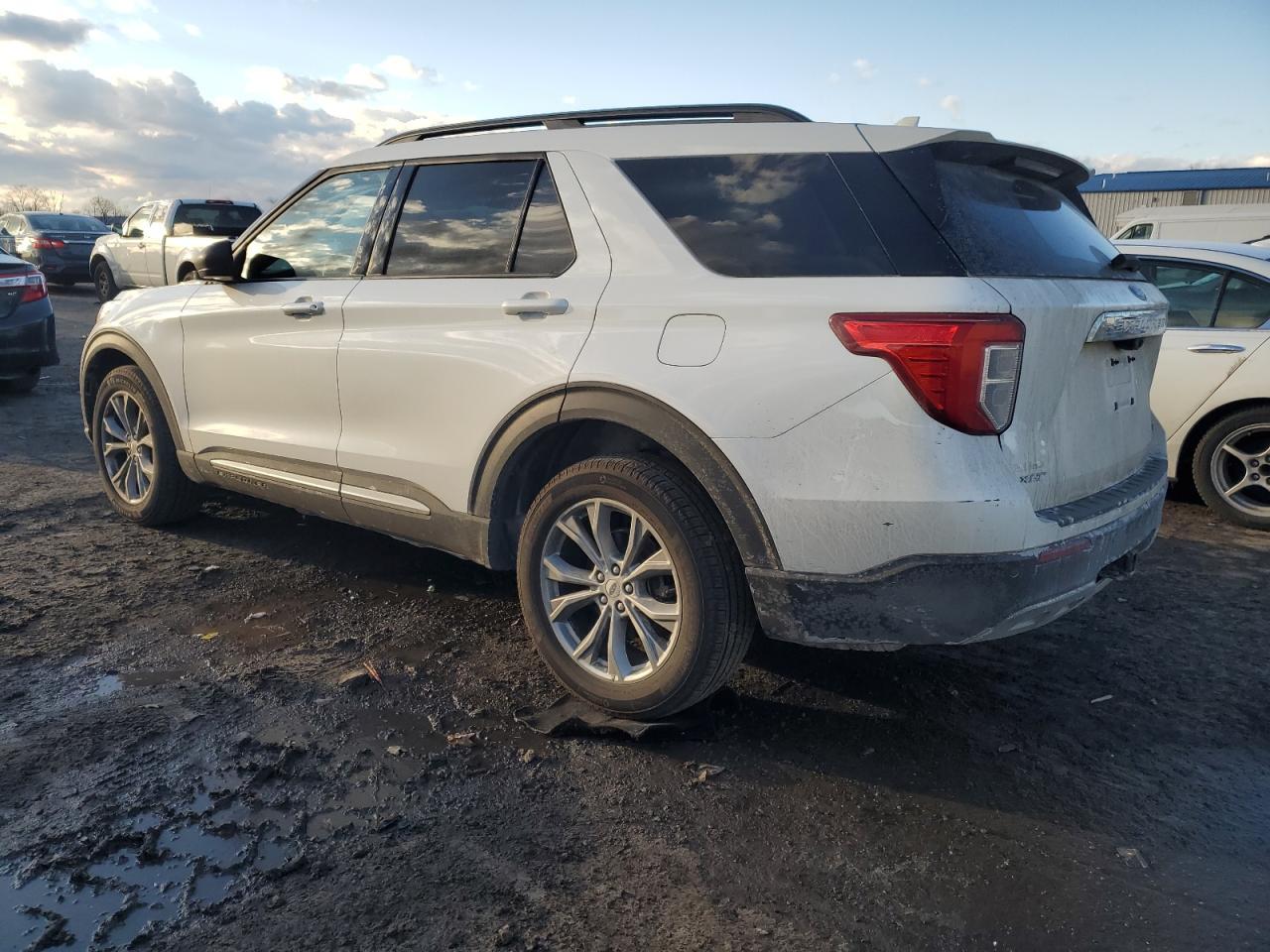 2022 FORD EXPLORER X - Фото 2