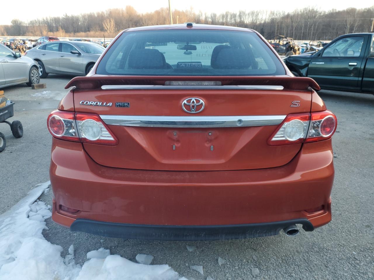 2013 TOYOTA COROLLA BA - Фото 6
