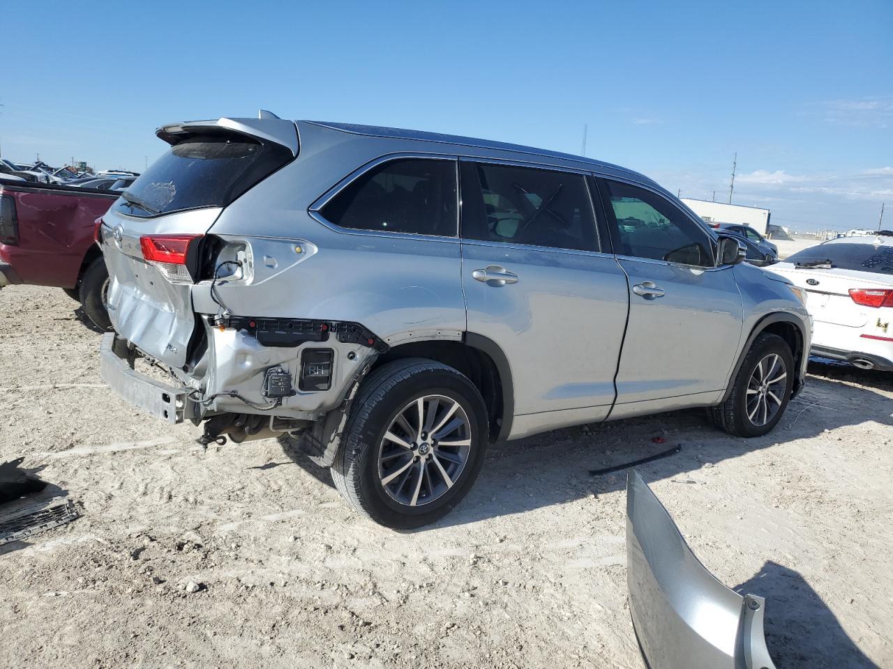 2018 TOYOTA HIGHLANDER - Image 3