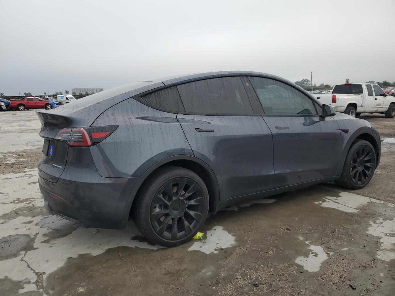 2023 TESLA MODEL Y - Фото 3