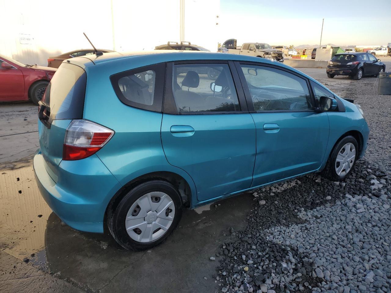 2013 HONDA FIT - Фото 3