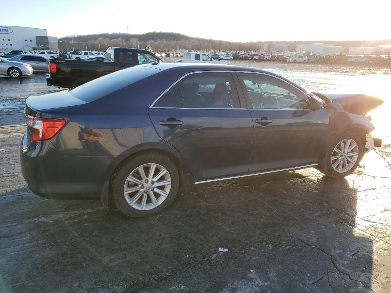 2014 TOYOTA CAMRY L - Фото 3