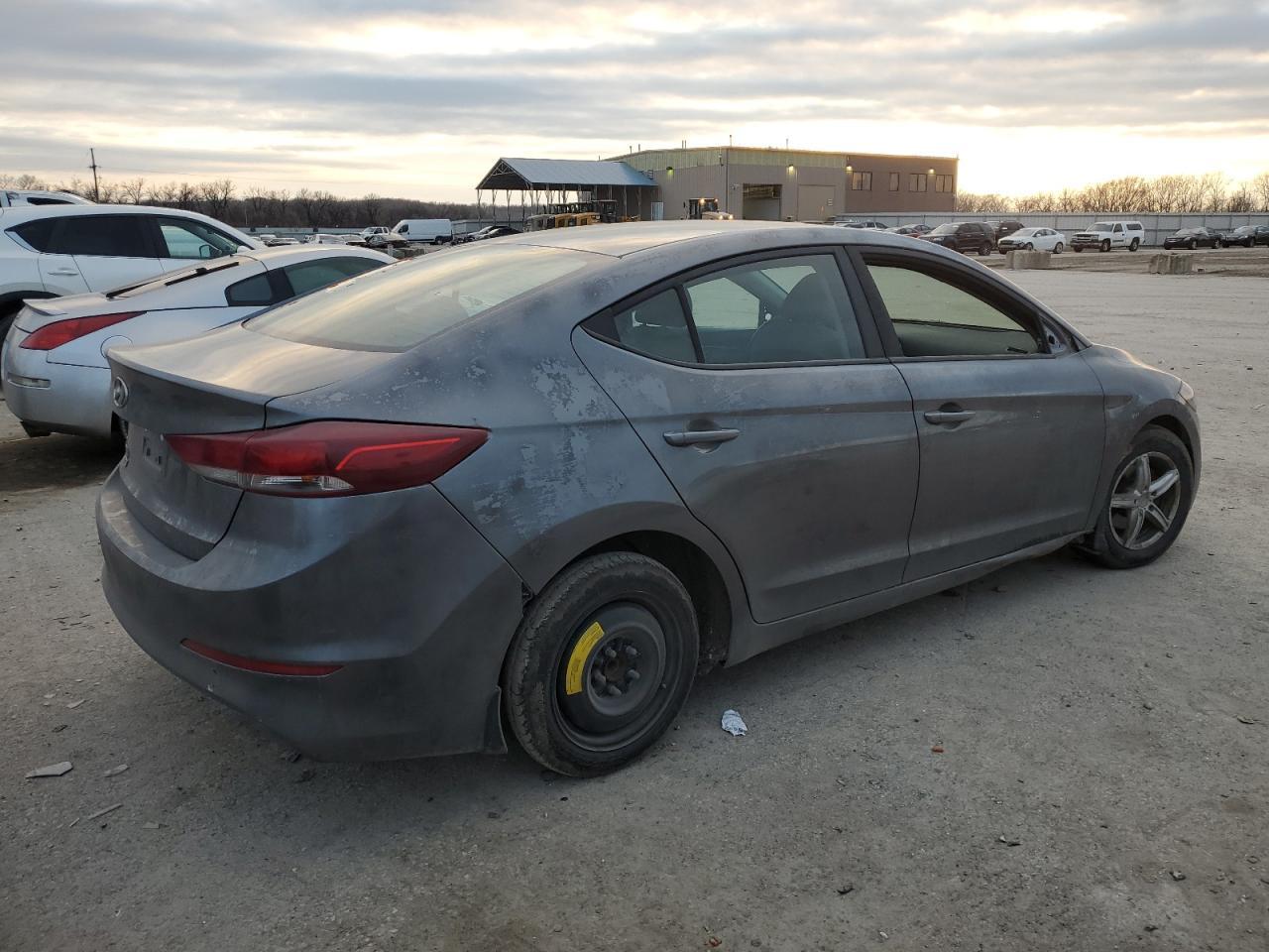 2018 HYUNDAI ELANTRA SE - Фото 3