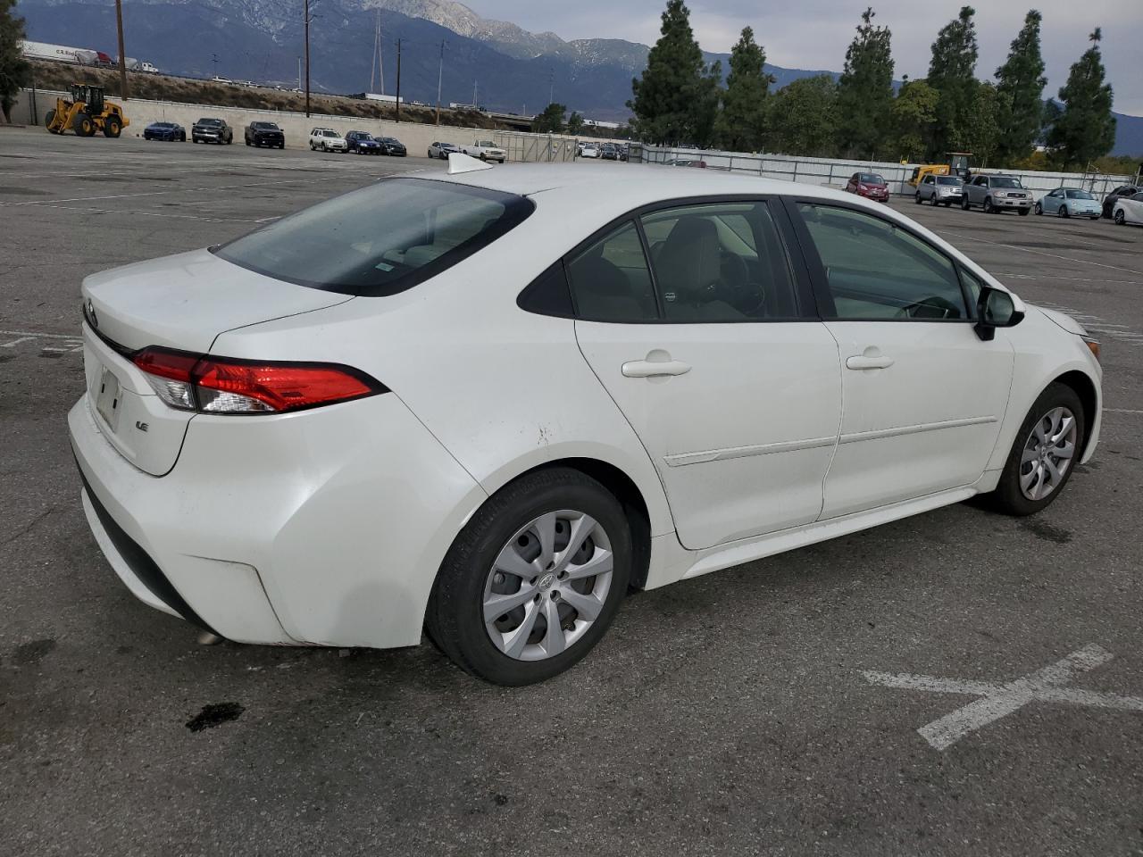 2021 TOYOTA COROLLA LE - Image 3