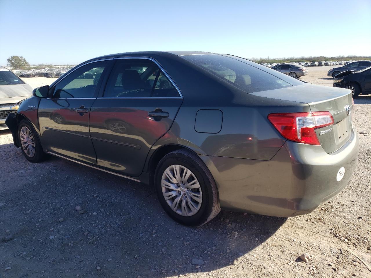 2012 TOYOTA CAMRY HYBR - Фото 2