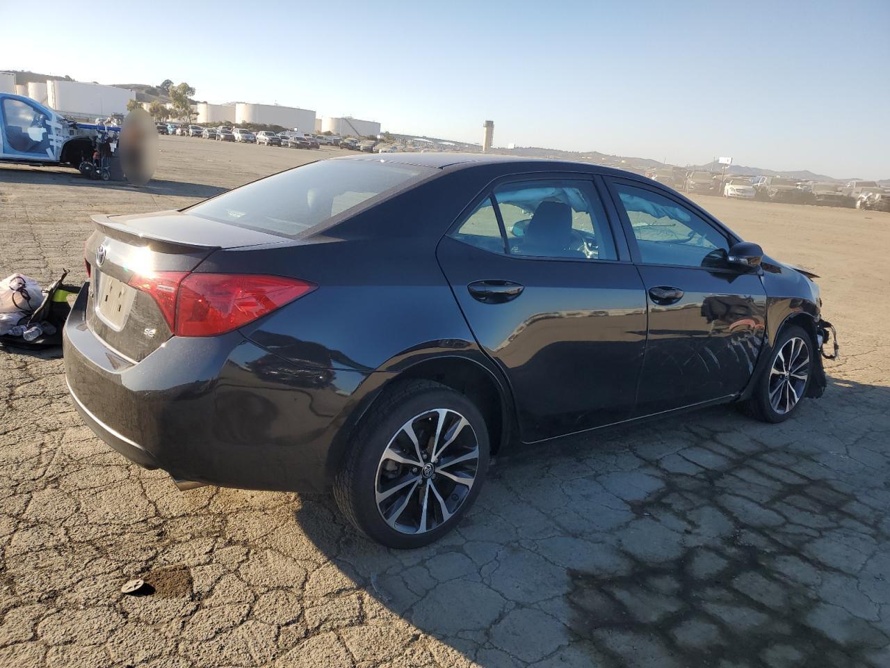 2019 TOYOTA COROLLA L - Фото 3