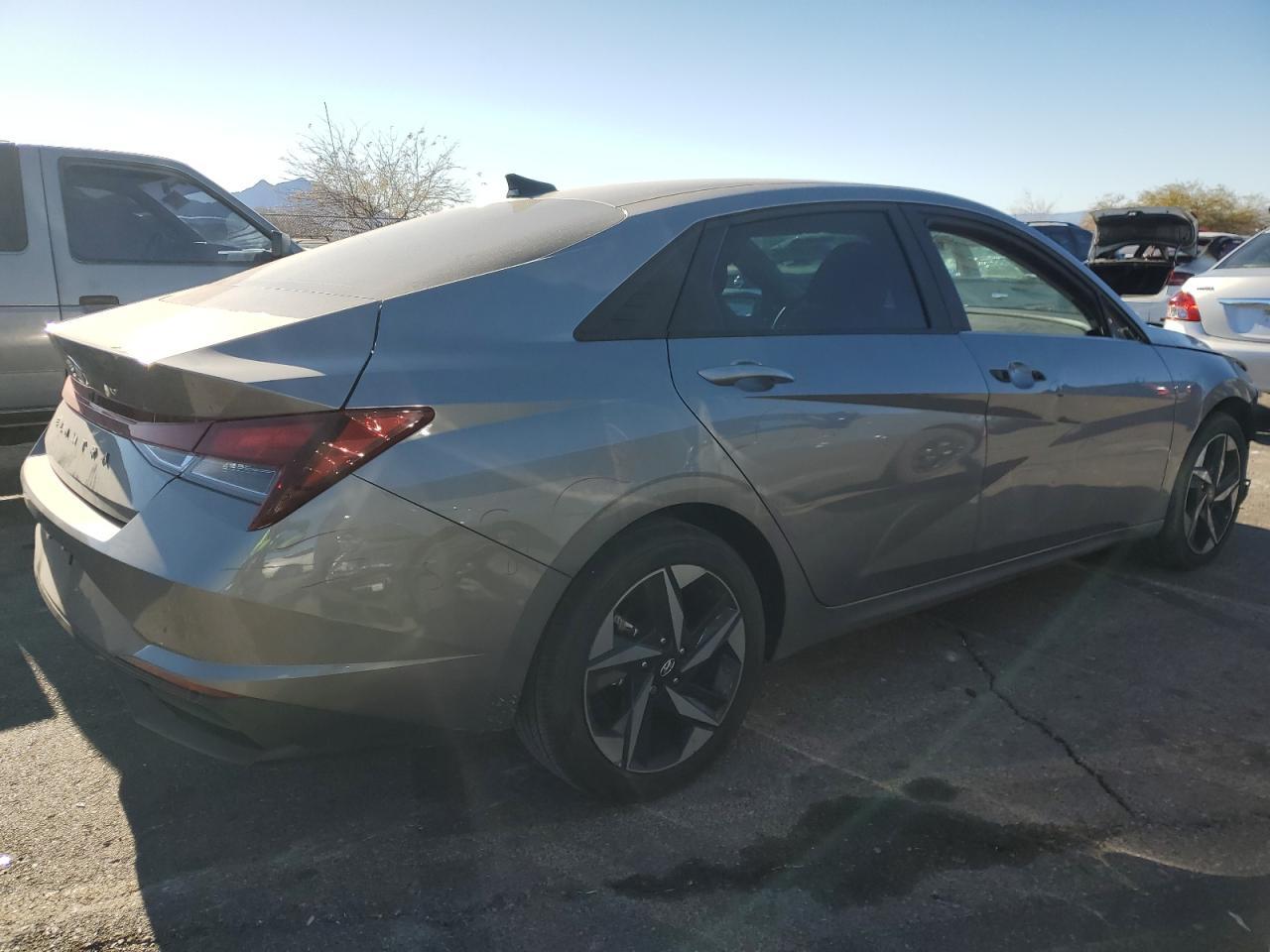 2023 HYUNDAI ELANTRA SE - Image 3