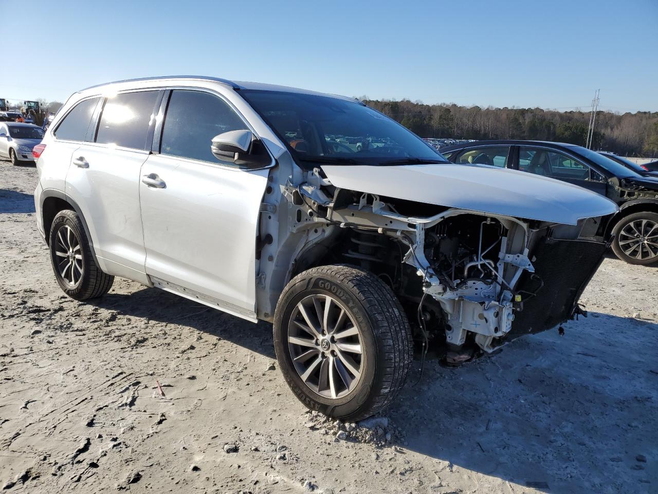 2018 TOYOTA HIGHLANDER - Image 4