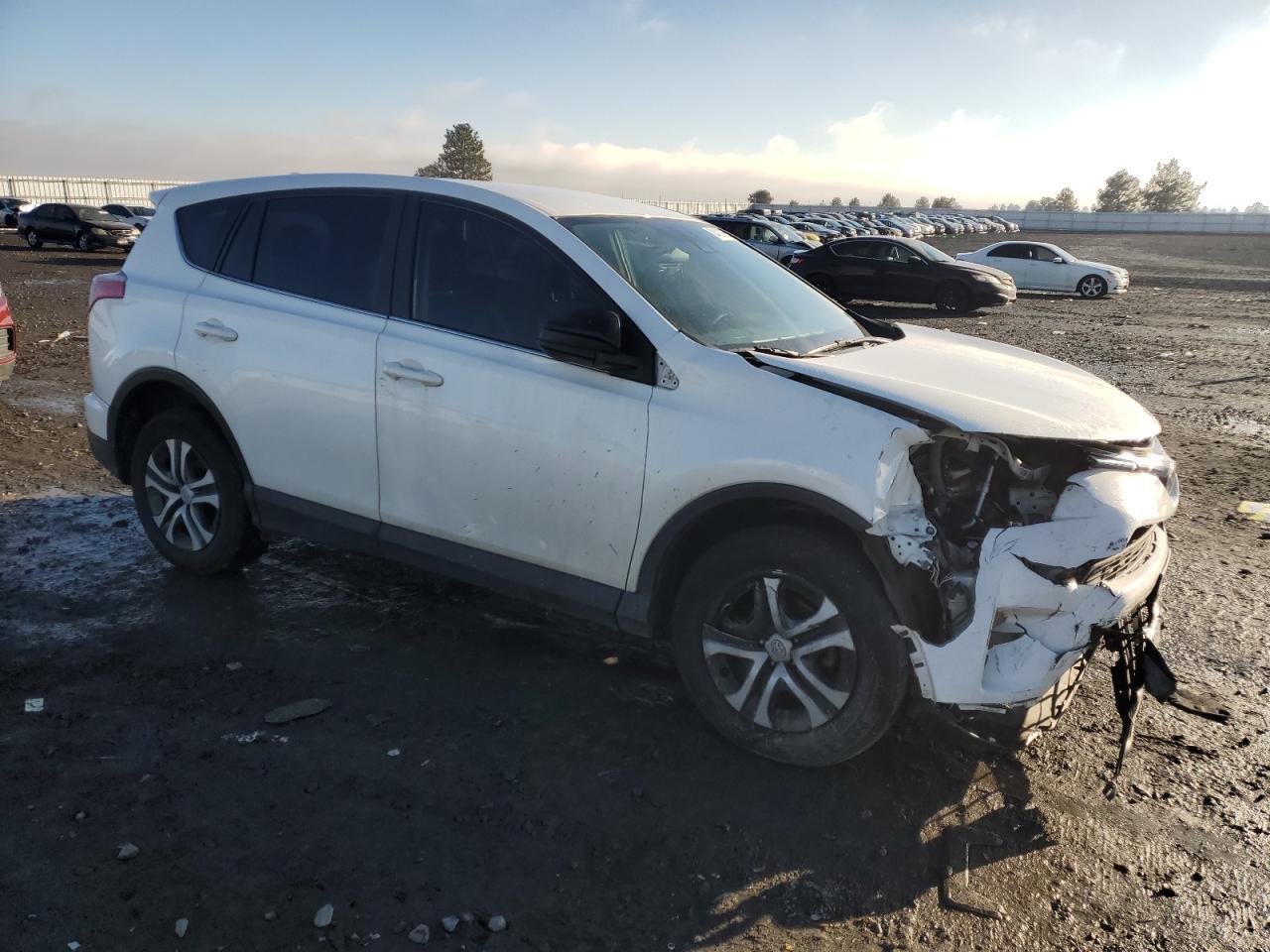 2018 TOYOTA RAV4 LE - Image 4