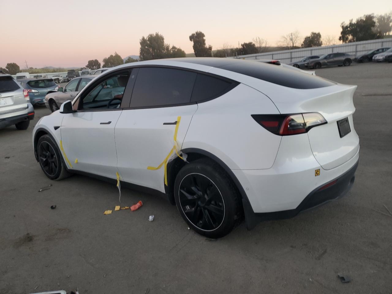 2022 TESLA MODEL Y - Фото 2