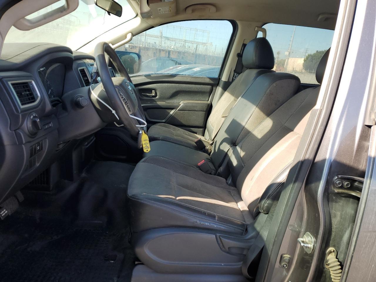 2018 NISSAN TITAN S - Фото 7