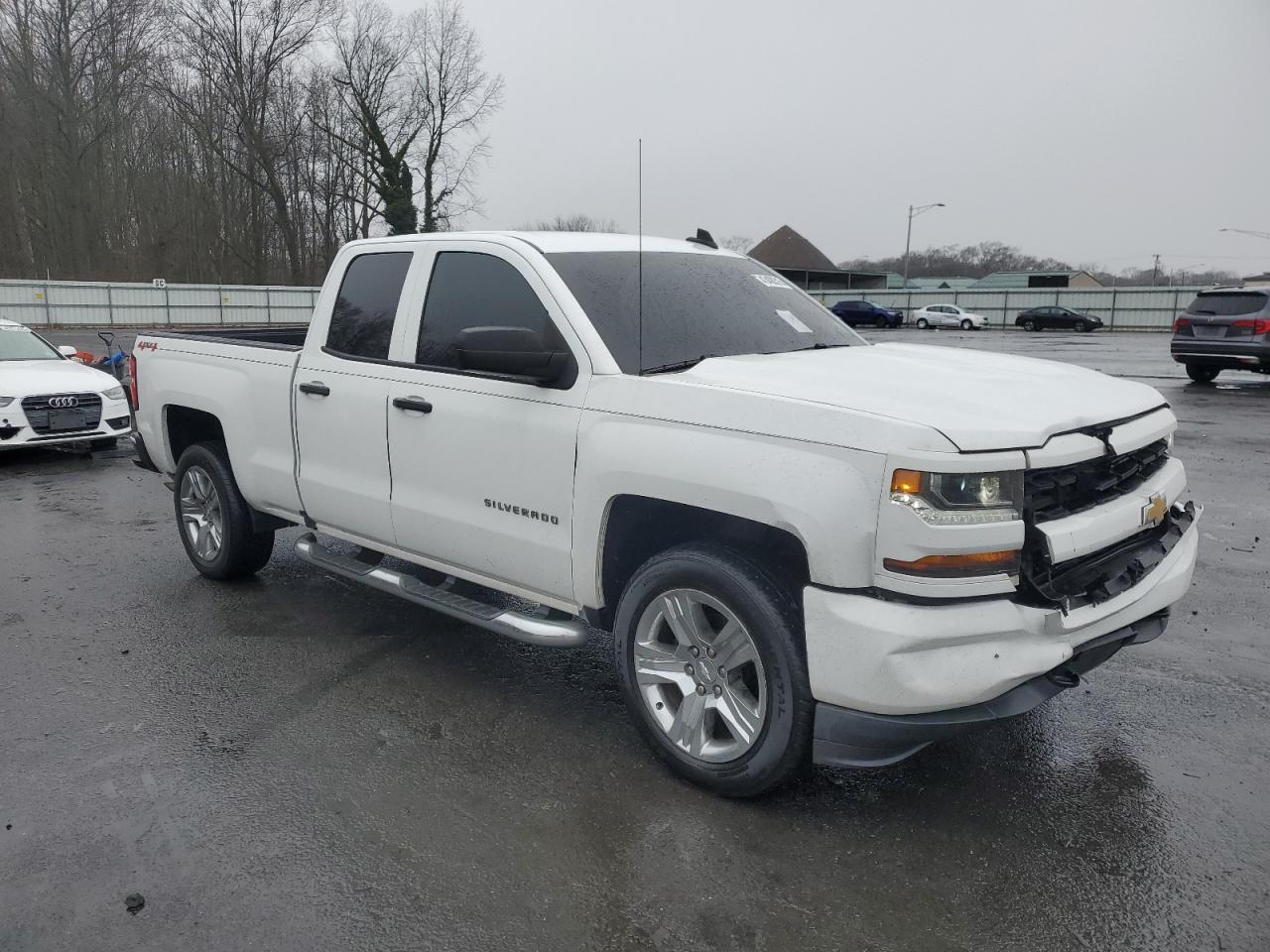 2017 CHEVROLET SILVERADO - Image 4