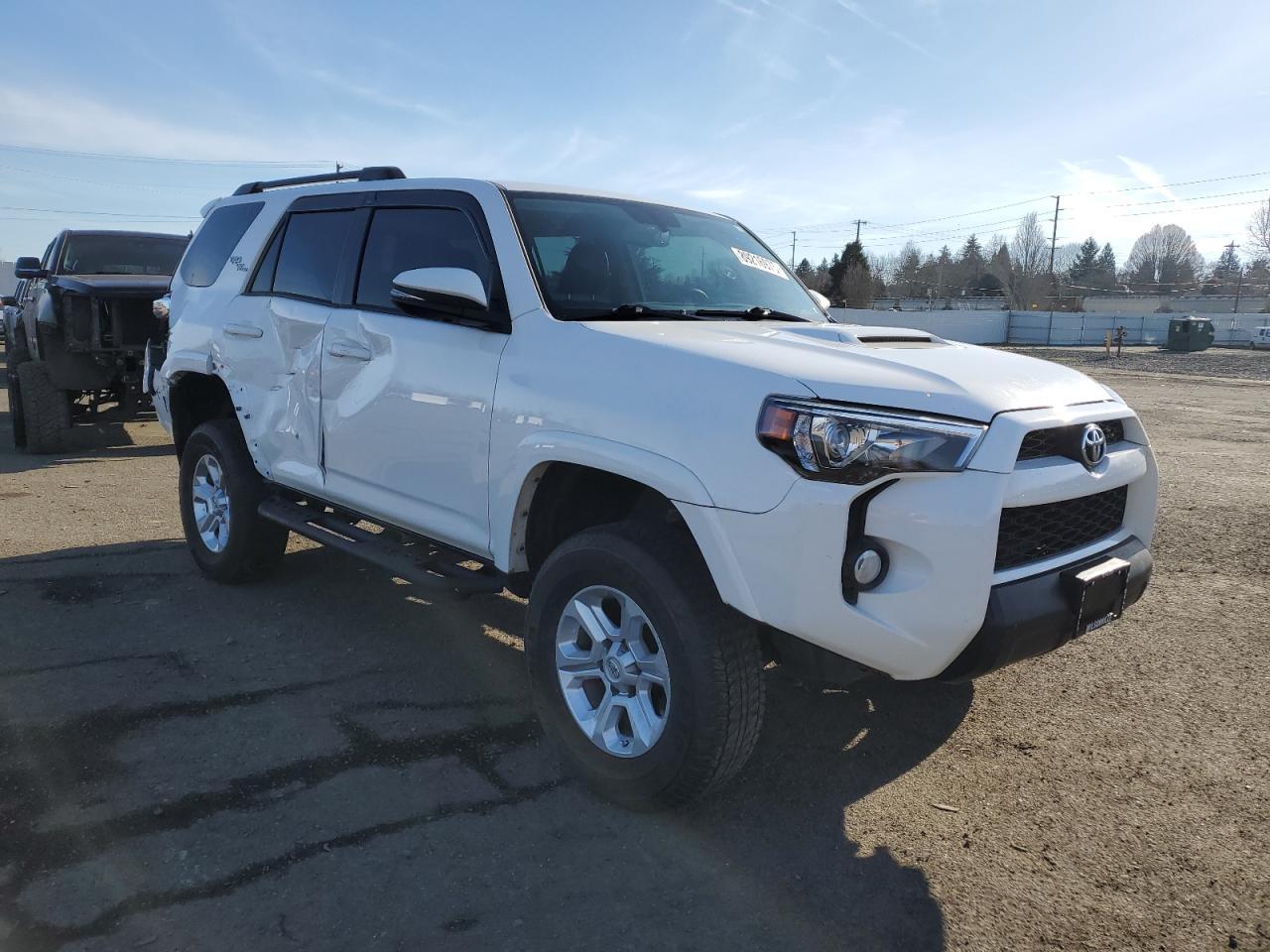2019 TOYOTA 4RUNNER SR - Image 4