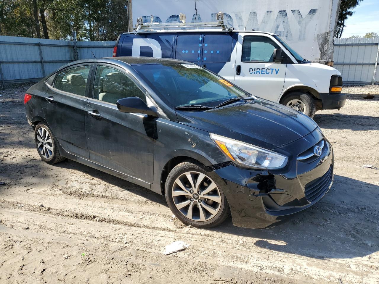 2017 HYUNDAI ACCENT SE - Image 4