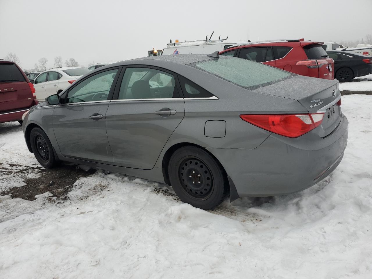 2013 HYUNDAI SONATA GLS - Image 2