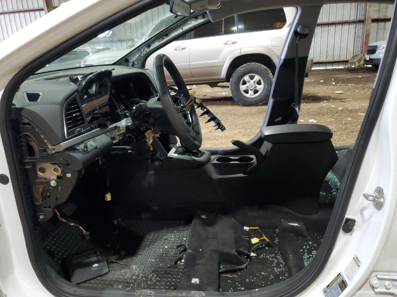 2018 HYUNDAI ELANTRA SE - Фото 7