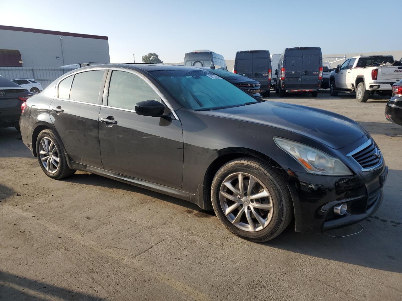 2011 INFINITI G37 - Фото 4