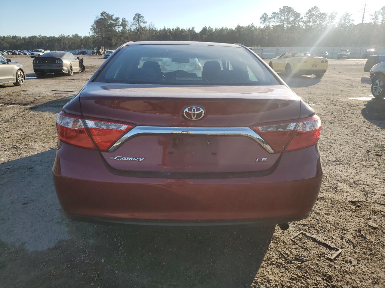 2016 TOYOTA CAMRY LE - Фото 6